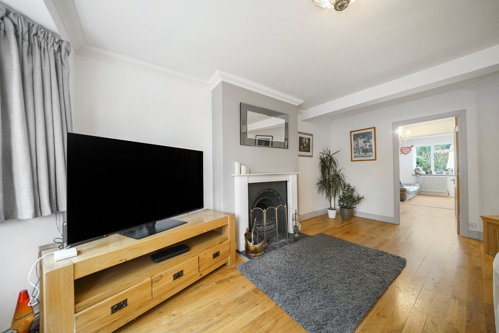 Property photo 3 of 19