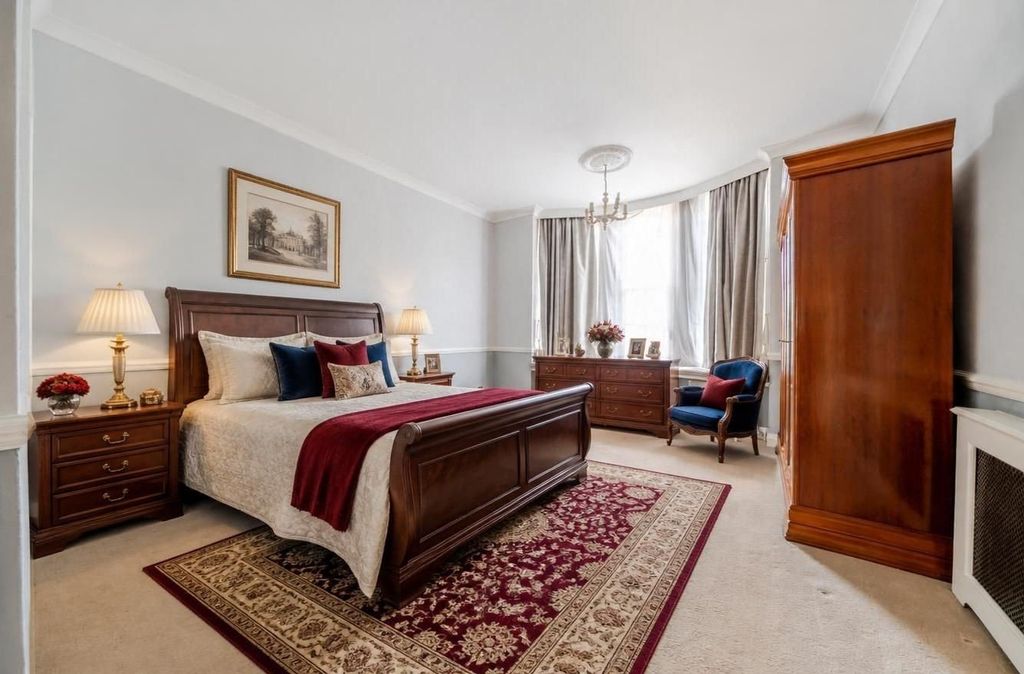 Additional image 4 of 2 bed flat for saleWilderness Road, Chislehurst, Kent BR7
