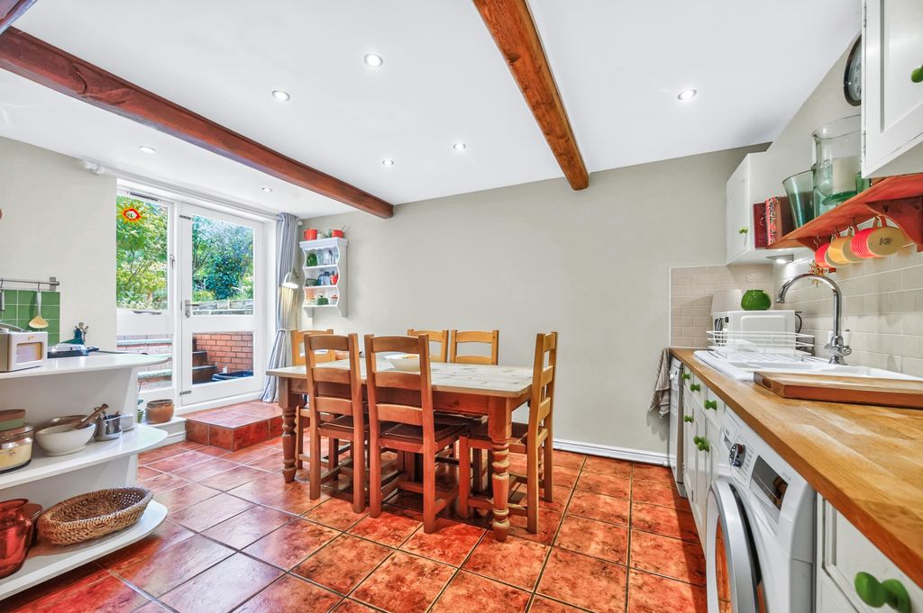 Property photo 3 of 16