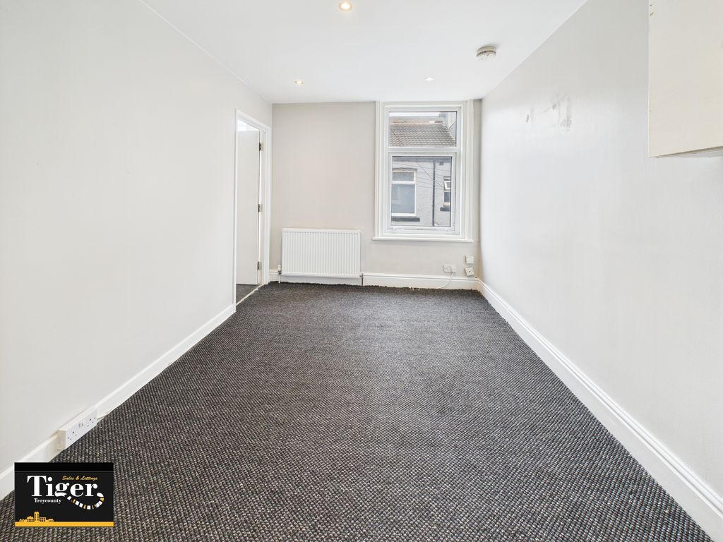 Property photo 2 of 5 Cam02176G0-Pr0656-Still003