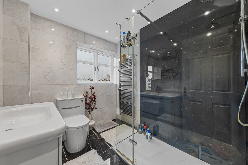 Additional image 19 of 4 bed detached house for saleMillennium Close, Kettering NN15