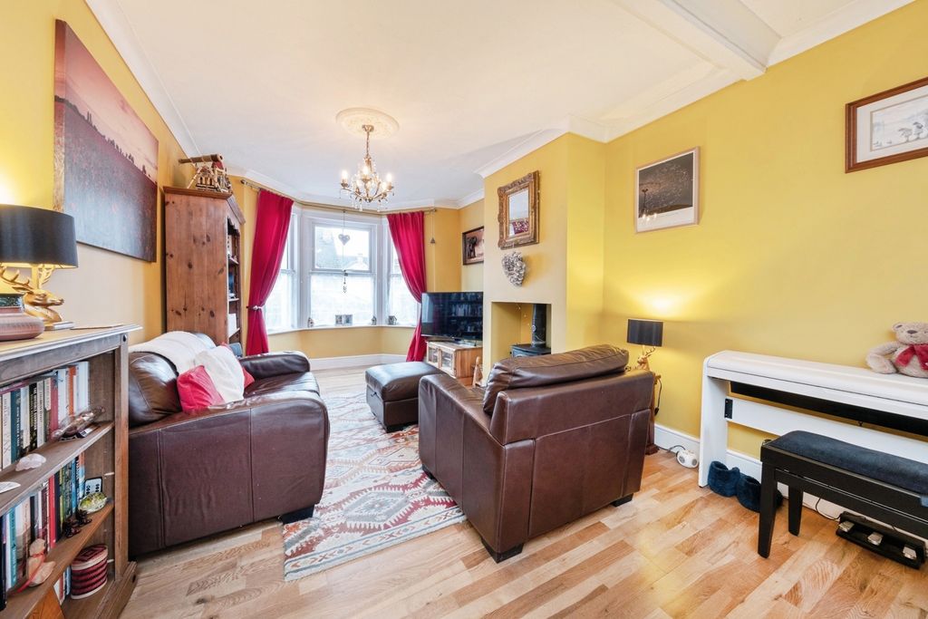 Property photo 2 of 17 Pbox-Img.Jpg