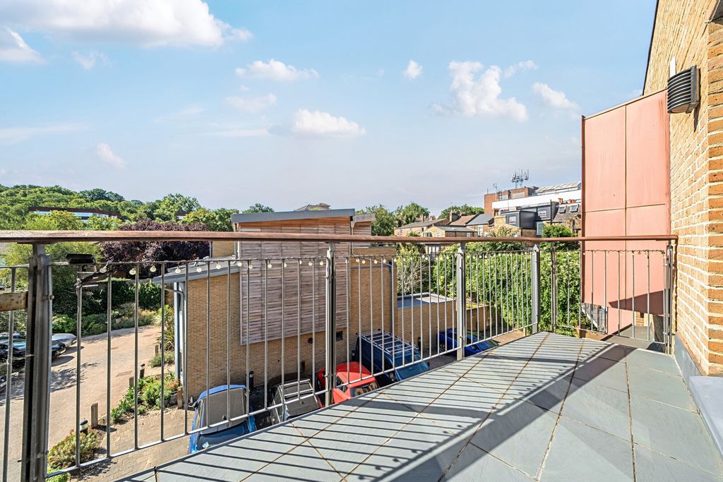 Property photo 2 of 17 1486132-4-6A4B723...