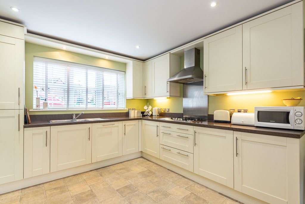 Property photo 3 of 23 Dining Kitchen