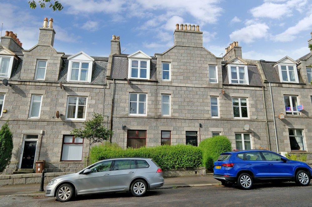 Property photo 3 of 12 Exterior