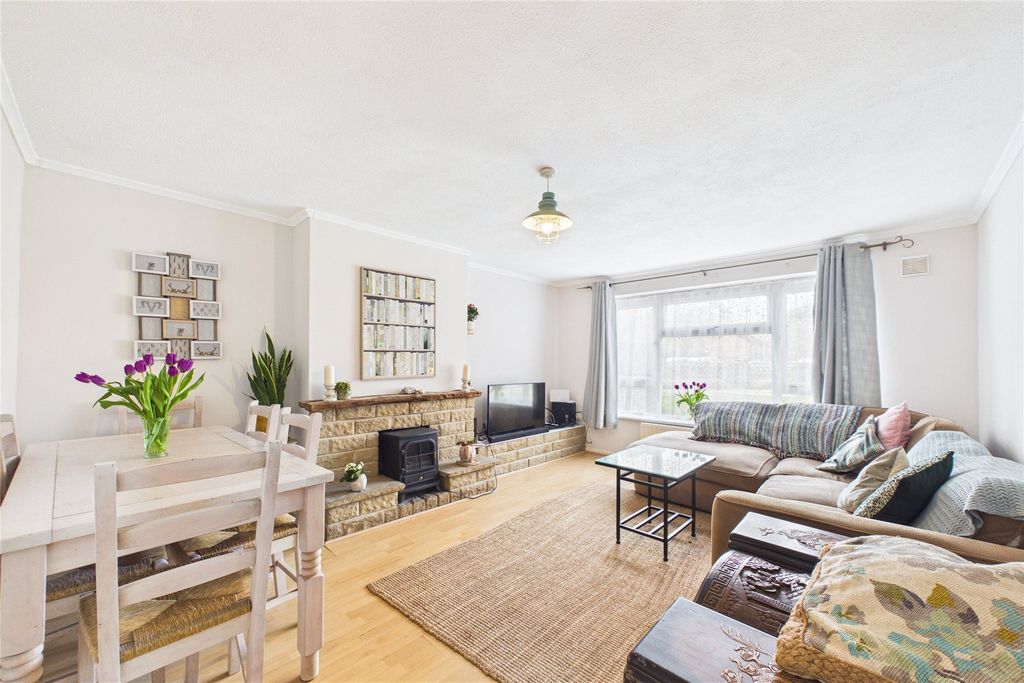 Property photo 2 of 8 Picture No. 16