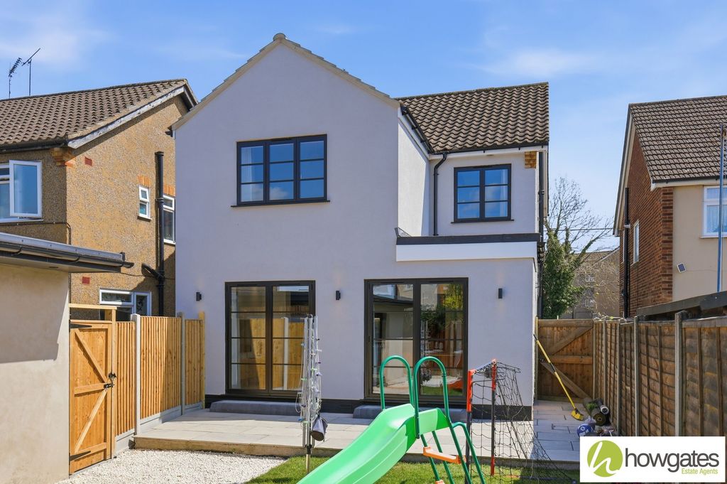 Property photo 2 of 31