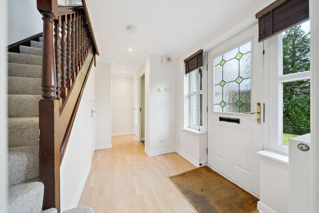 Property photo 2 of 23