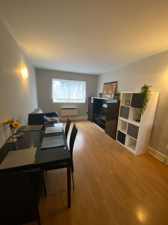 Property photo 3 of 9 2 Lounge