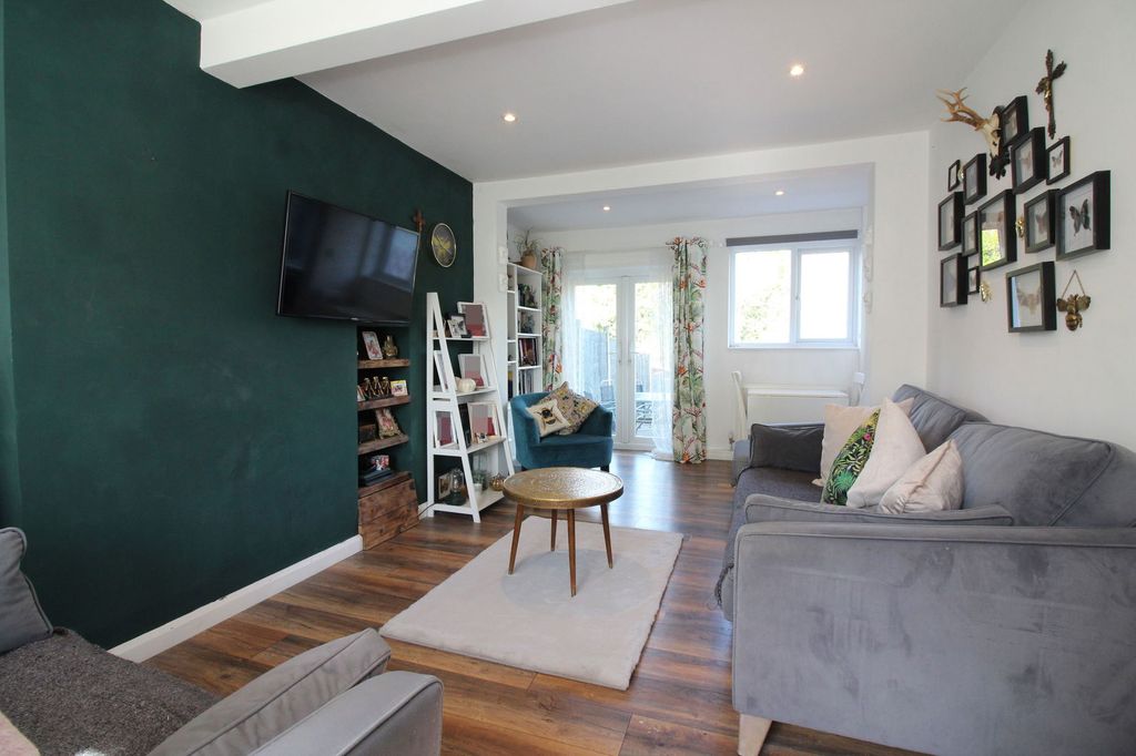 Property photo 3 of 13