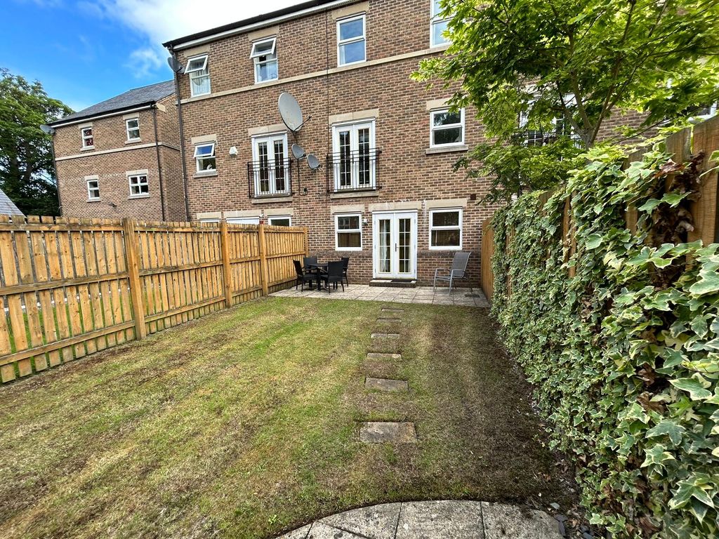 Property photo 2 of 20