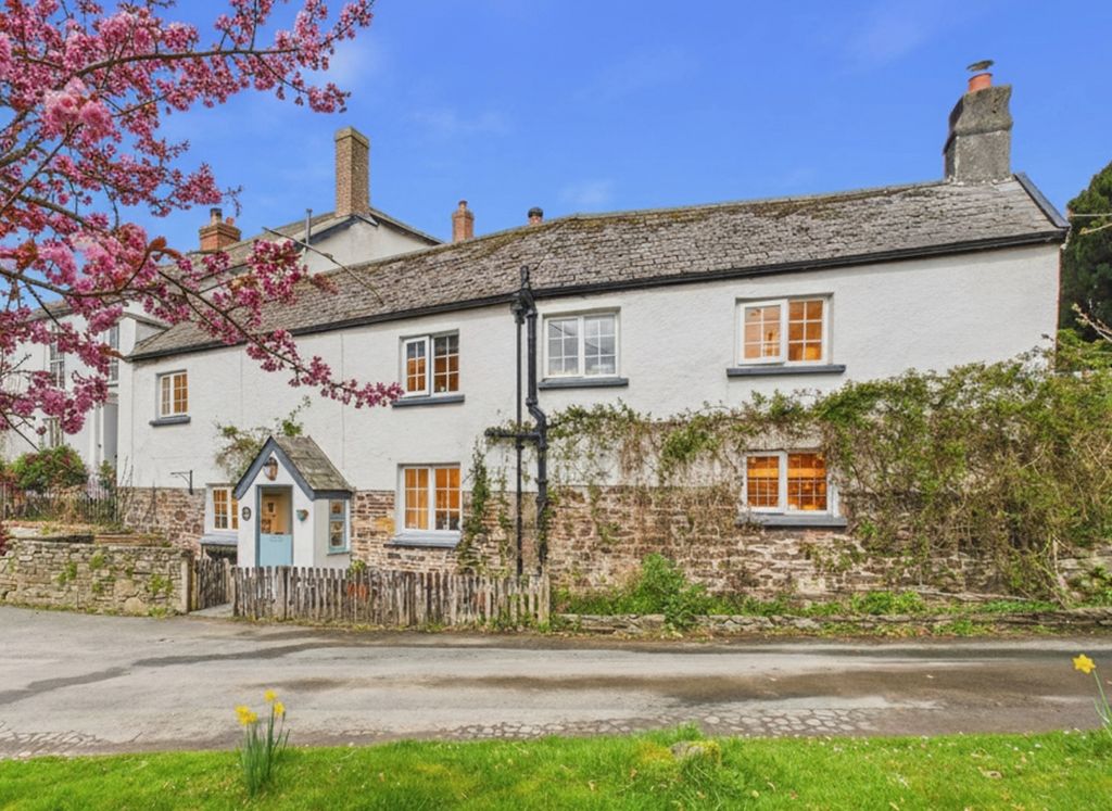 Property photo 1 of 14 Ewemove South Molton - Heasley Cottage1