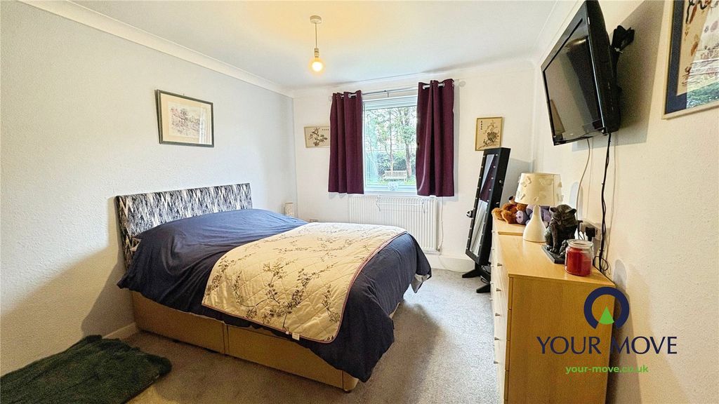 Property photo 3 of 12 Bedroom 1