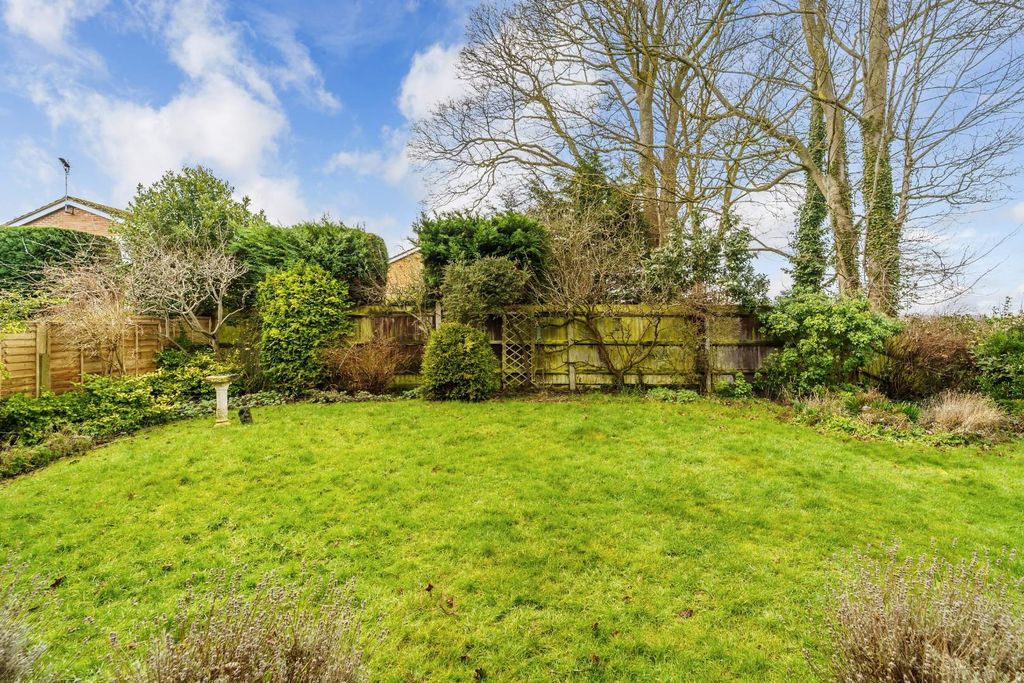 Property photo 2 of 14 Cypress Way