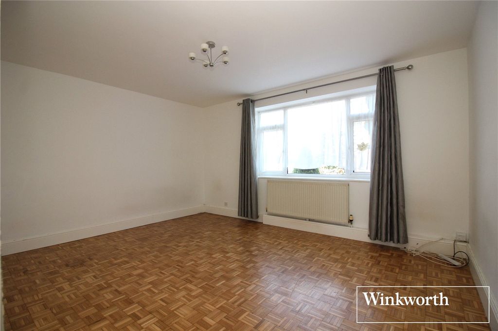 Property photo 3 of 11 Picture No. 12