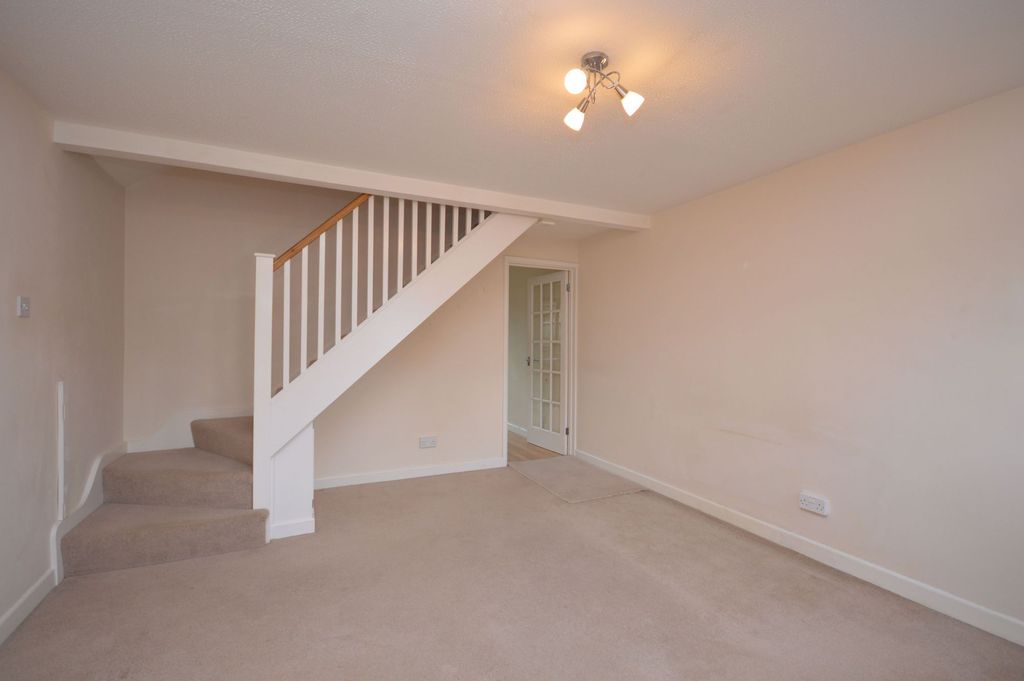 Property photo 2 of 10 Living Room