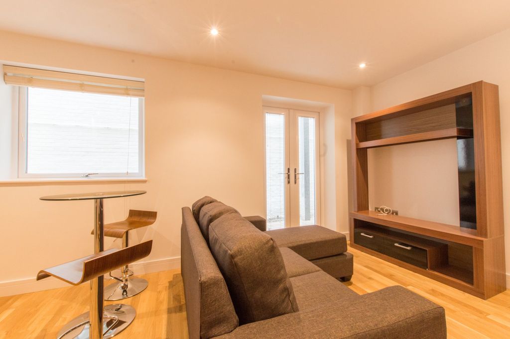 Property photo 1 of 5