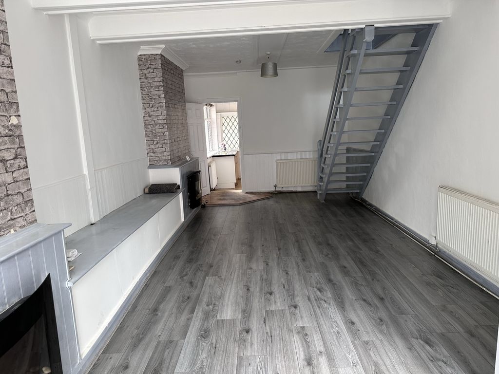 Property photo 2 of 10 Gallery