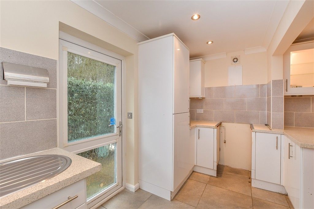 Property photo 3 of 15 Kitchen