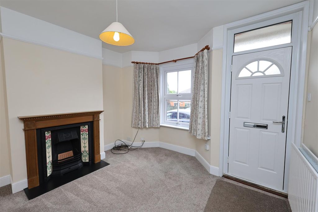 Property photo 3 of 14 Sitting Room
