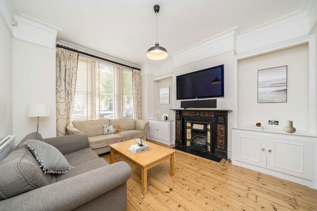 Property photo 2 of 10