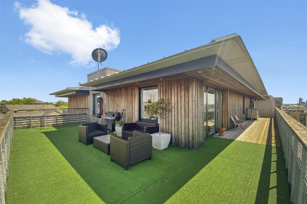 Property photo 1 of 16 Flat 35, 8 Hillside - 0Yklqpnbsh4Blylkbao2.Jpg