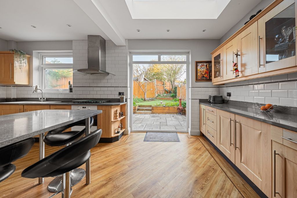 Property photo 3 of 25 5001853