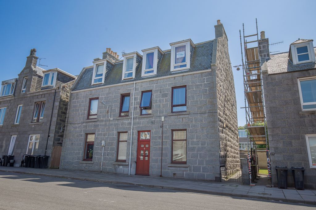 Property photo 1 of 10 Exterior