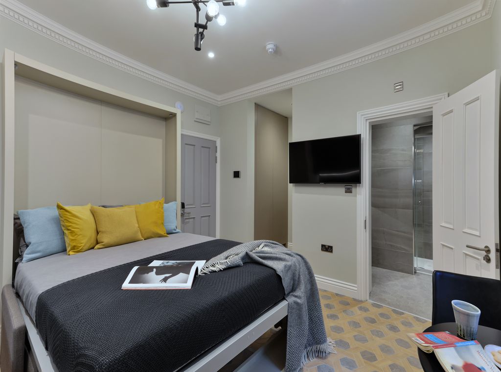 Property photo 1 of 5