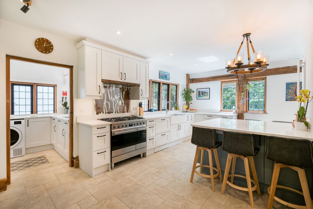 Property photo 2 of 39 1501152-30-6A737c...