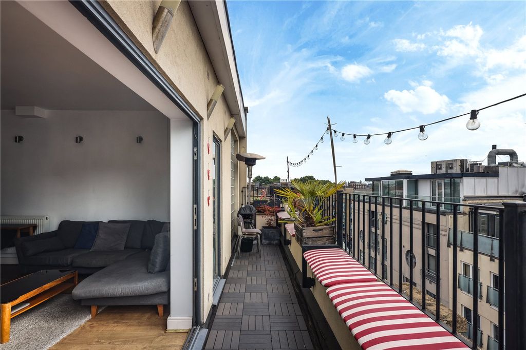 Property photo 1 of 14 Terrace