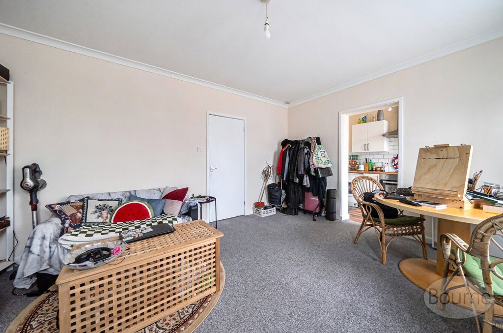 Additional image 5 of 1 bed flat for saleCharles Street, Petersfield, Hampshire GU32