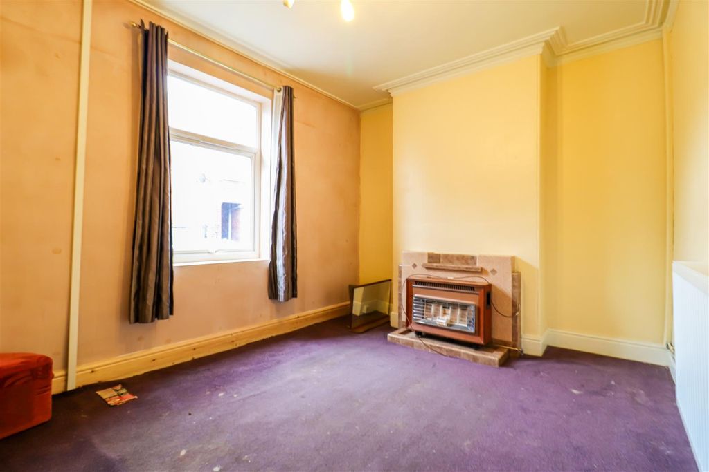Property photo 3 of 9 Living Room