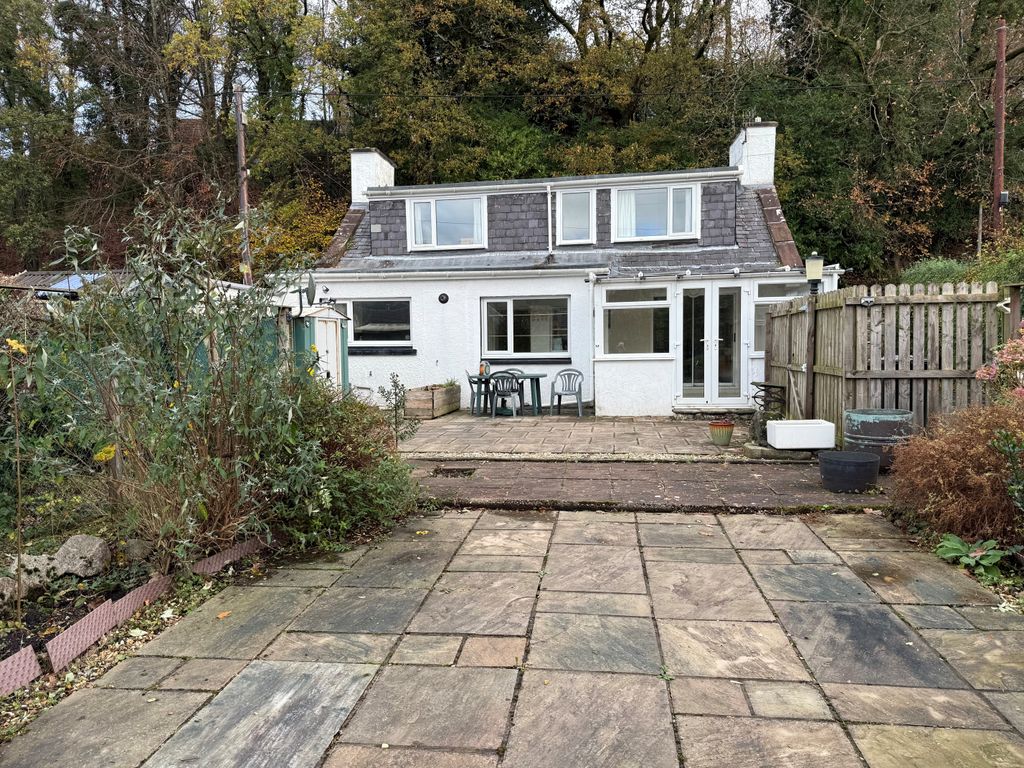 Property photo 1 of 11 Rear