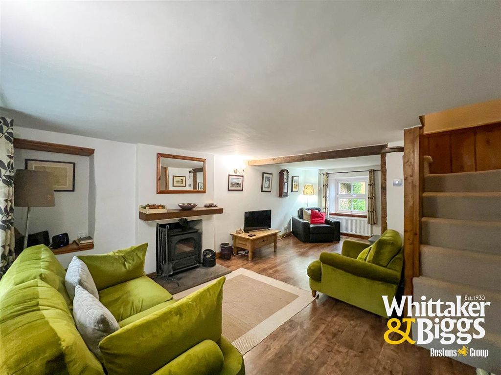 Property photo 2 of 17 Sitting Room