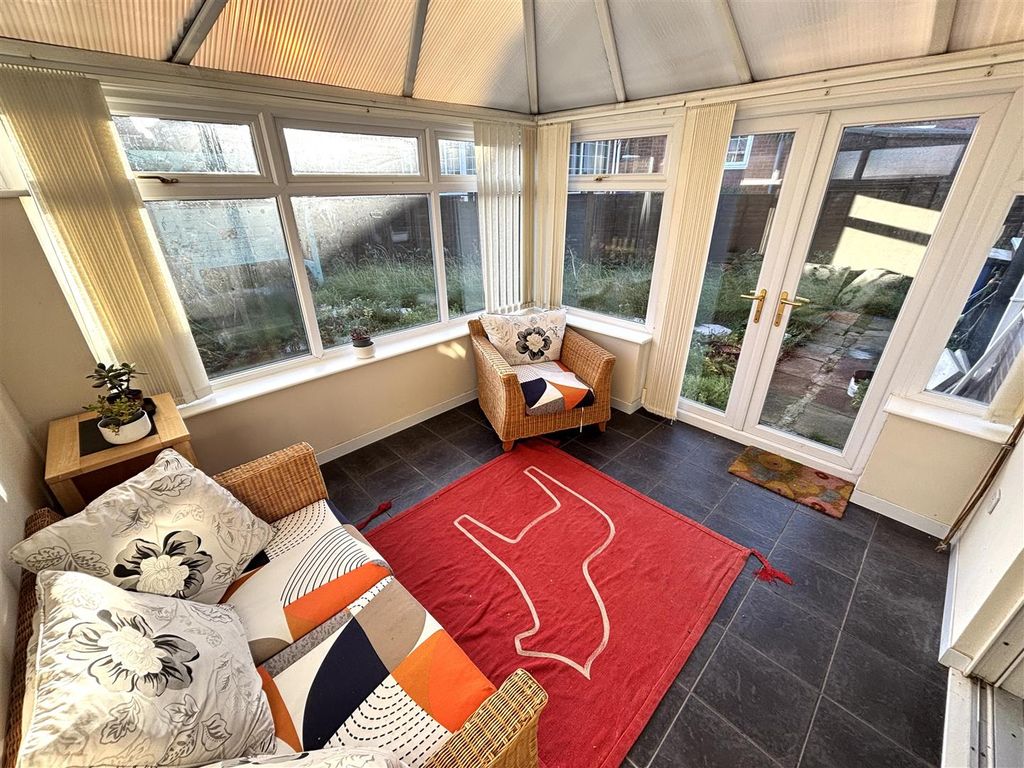 Property photo 3 of 15 Conservatory