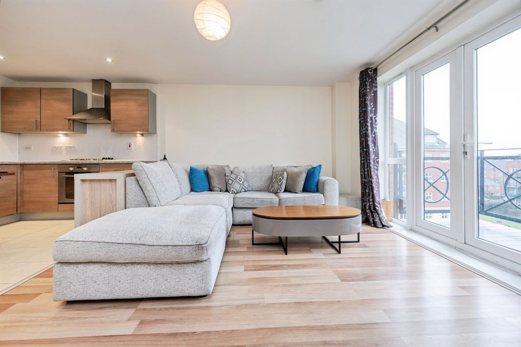 Property photo 3 of 11