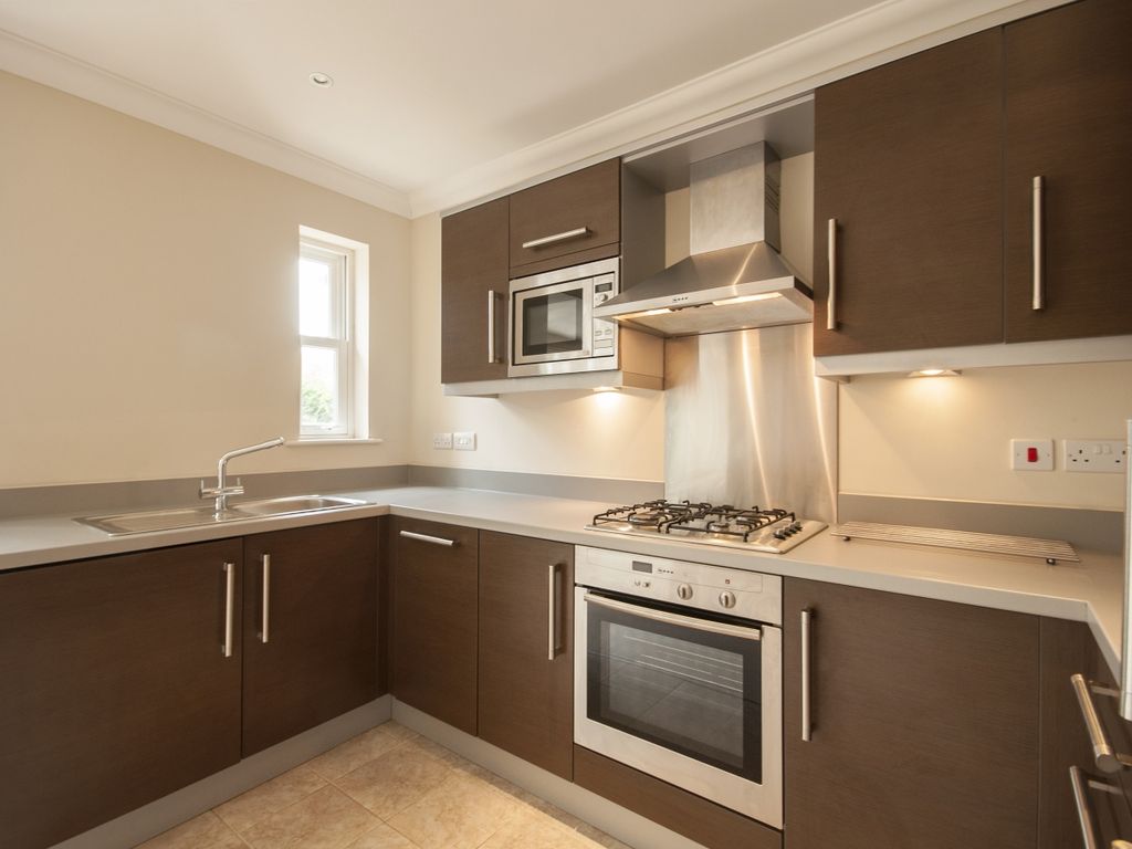 Property photo 3 of 8 Kitchen1