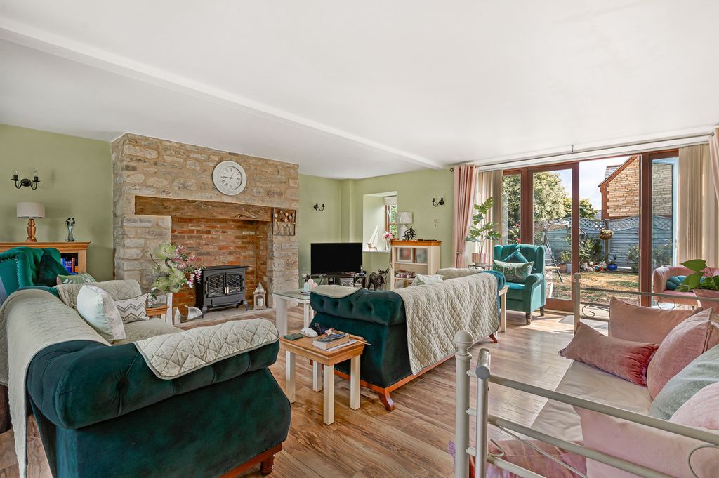 Property photo 2 of 44