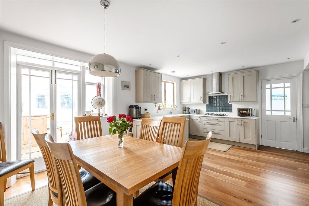 Property photo 3 of 14 Kitchen