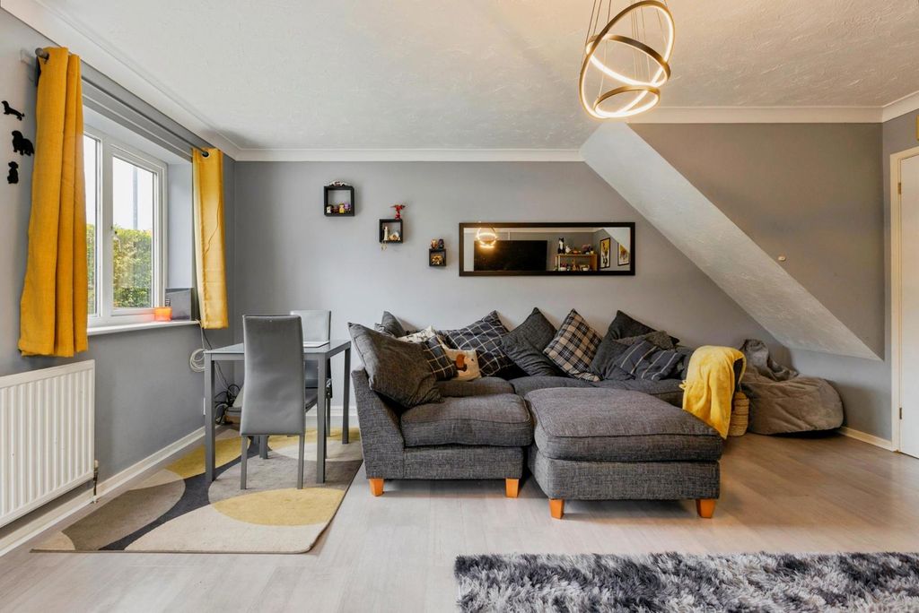 Property photo 3 of 19 Pbox-Img.Jpg