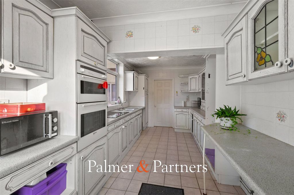 Property photo 2 of 18 Picture No. 33