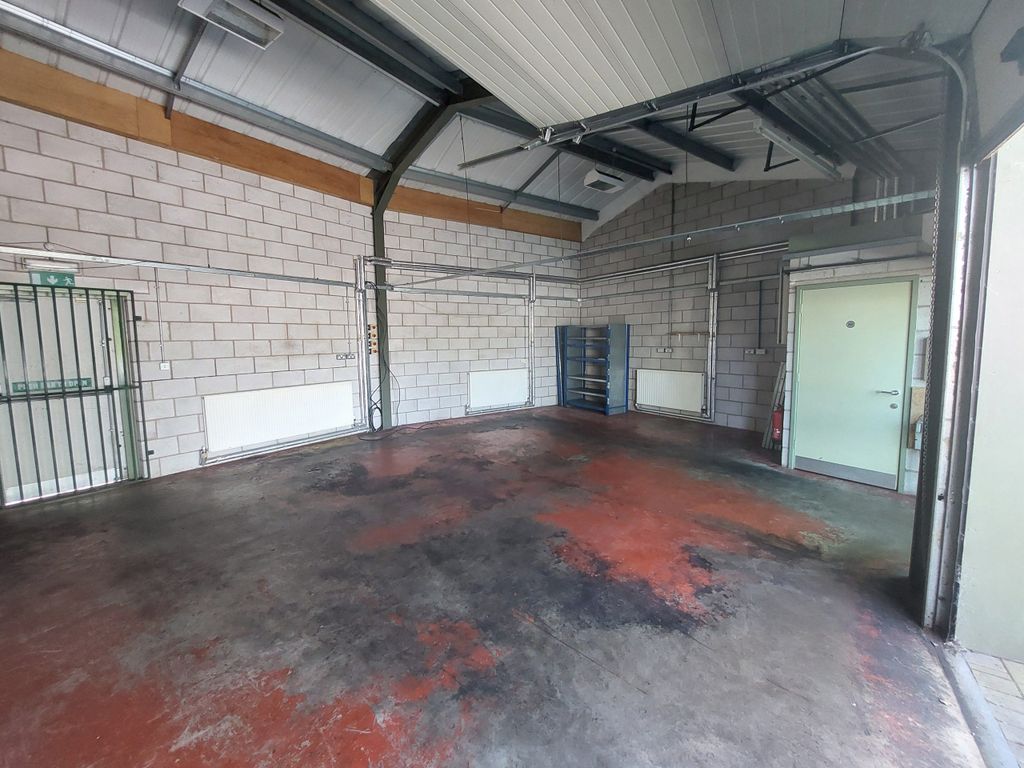Property photo 2 of 6