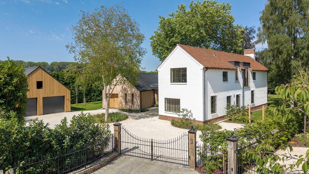 Property photo 1 of 32 Image