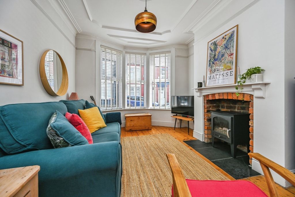 Property photo 3 of 23 Pbox-Img.Jpg