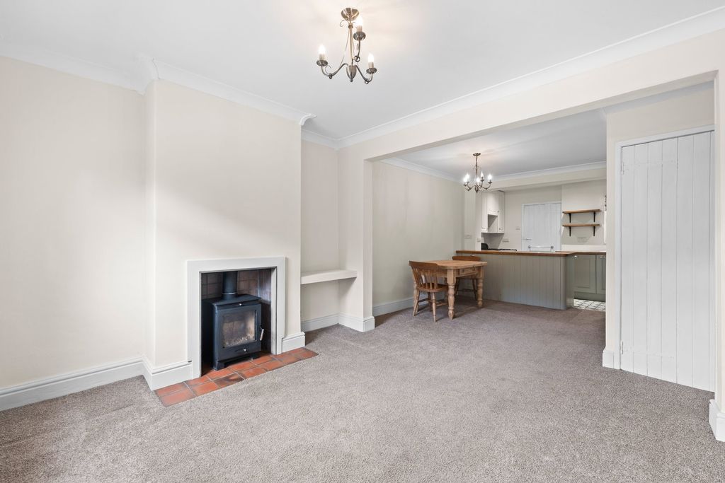 Property photo 3 of 32