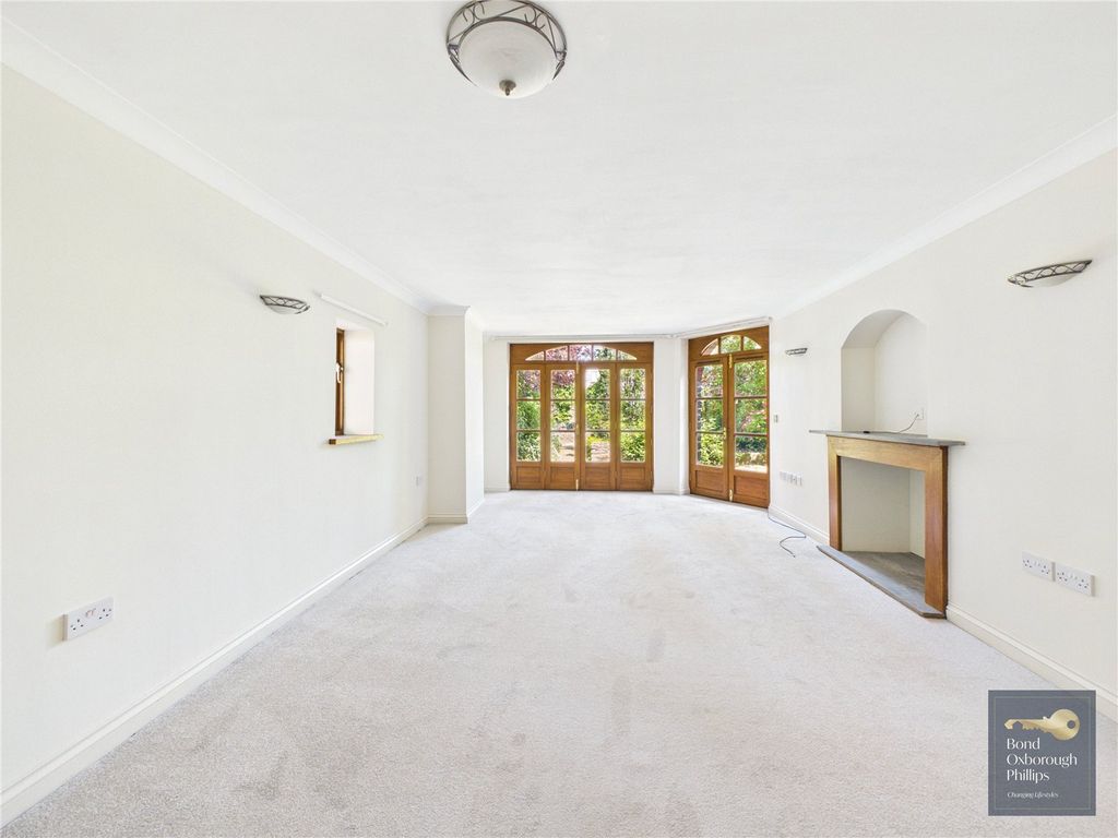 Property photo 3 of 27 Picture No. 10