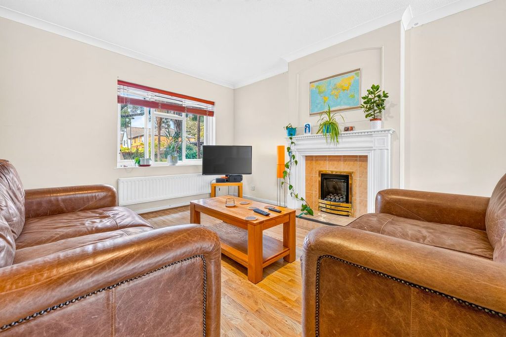 Property photo 2 of 21