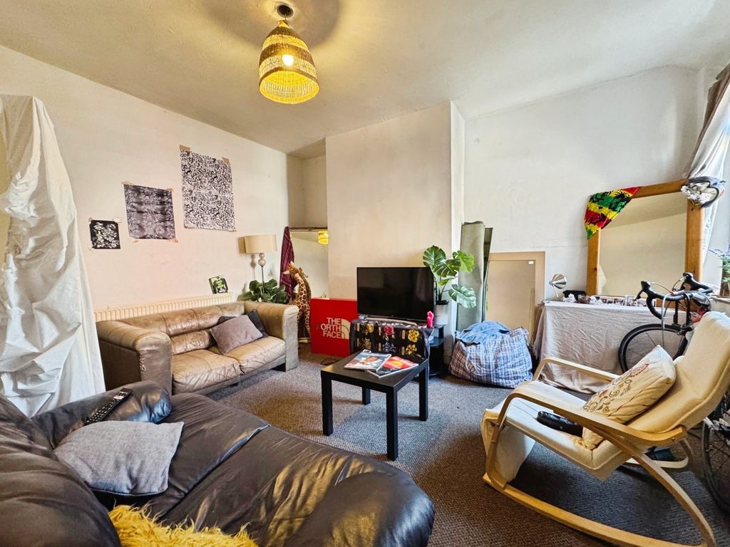 Property photo 2 of 12 Picture No. 02