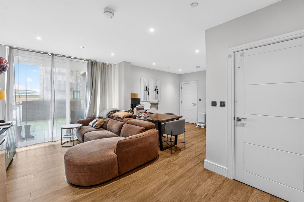 Property photo 1 of 12